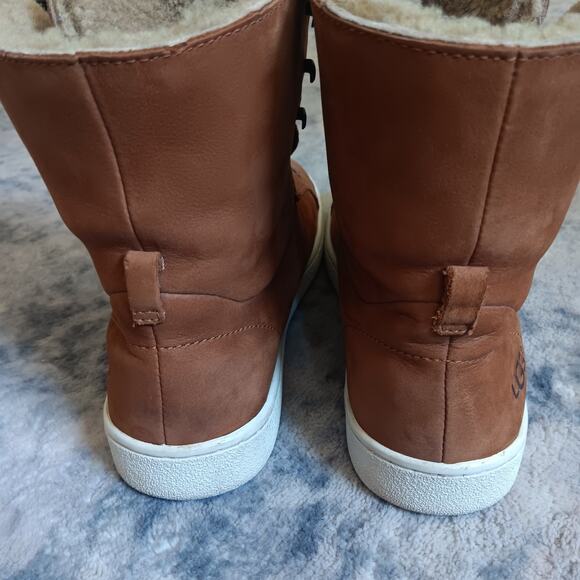 UGG Tan Ankle Boots with Cream Lining - Picture 5 of 10